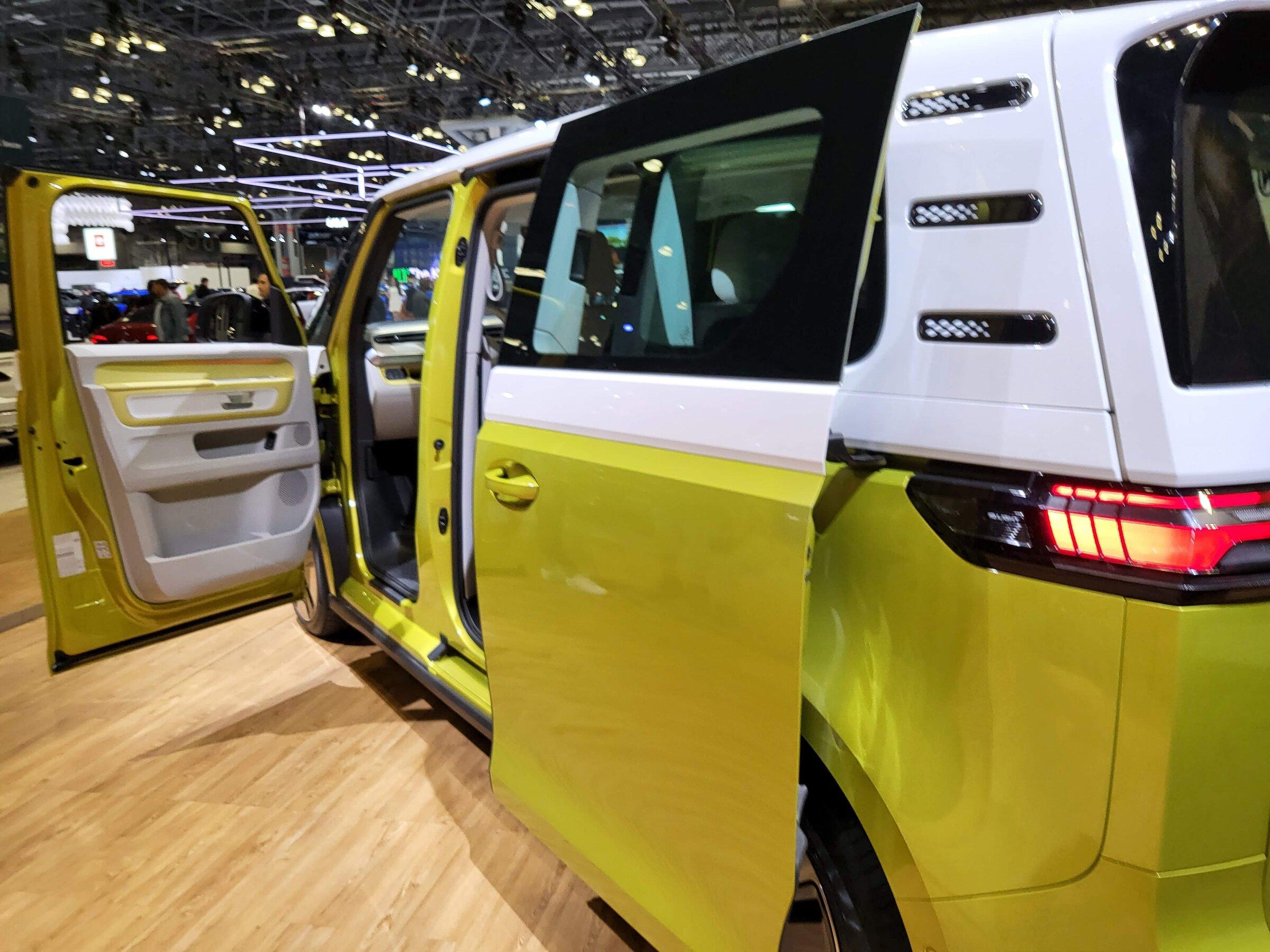 Cybercab Robotaxi Strong Non-Tesla EV presence at the 2022 New York International Auto Show 20220415_200300