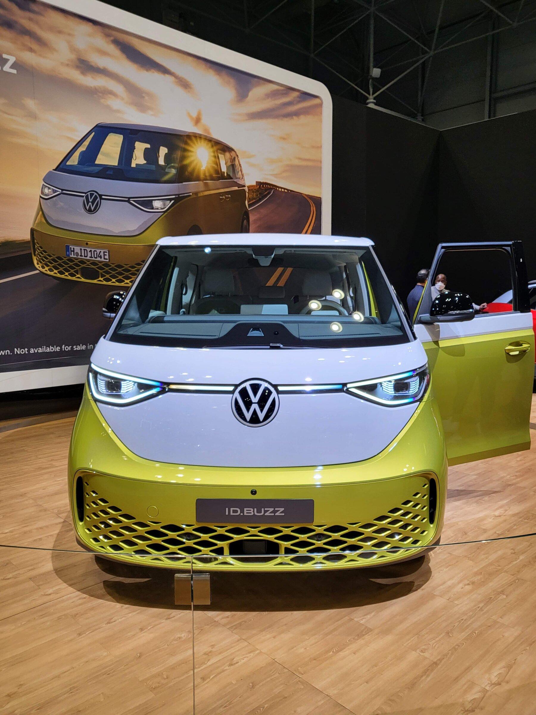 Cybercab Robotaxi Strong Non-Tesla EV presence at the 2022 New York International Auto Show 20220415_200349