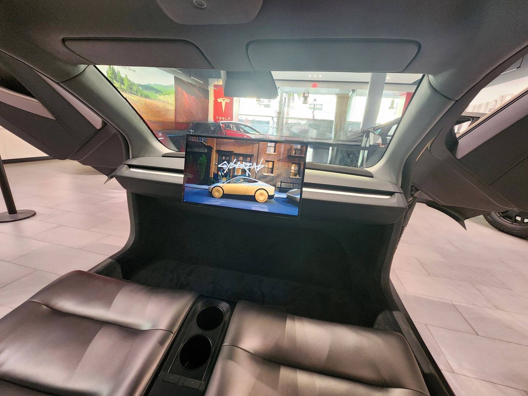 Cybercab Robotaxi First Cybercab appearance at a Tesla store! (Santana Row, San Jose) cybercab-robotaxi-interior-passenger-view-jpe