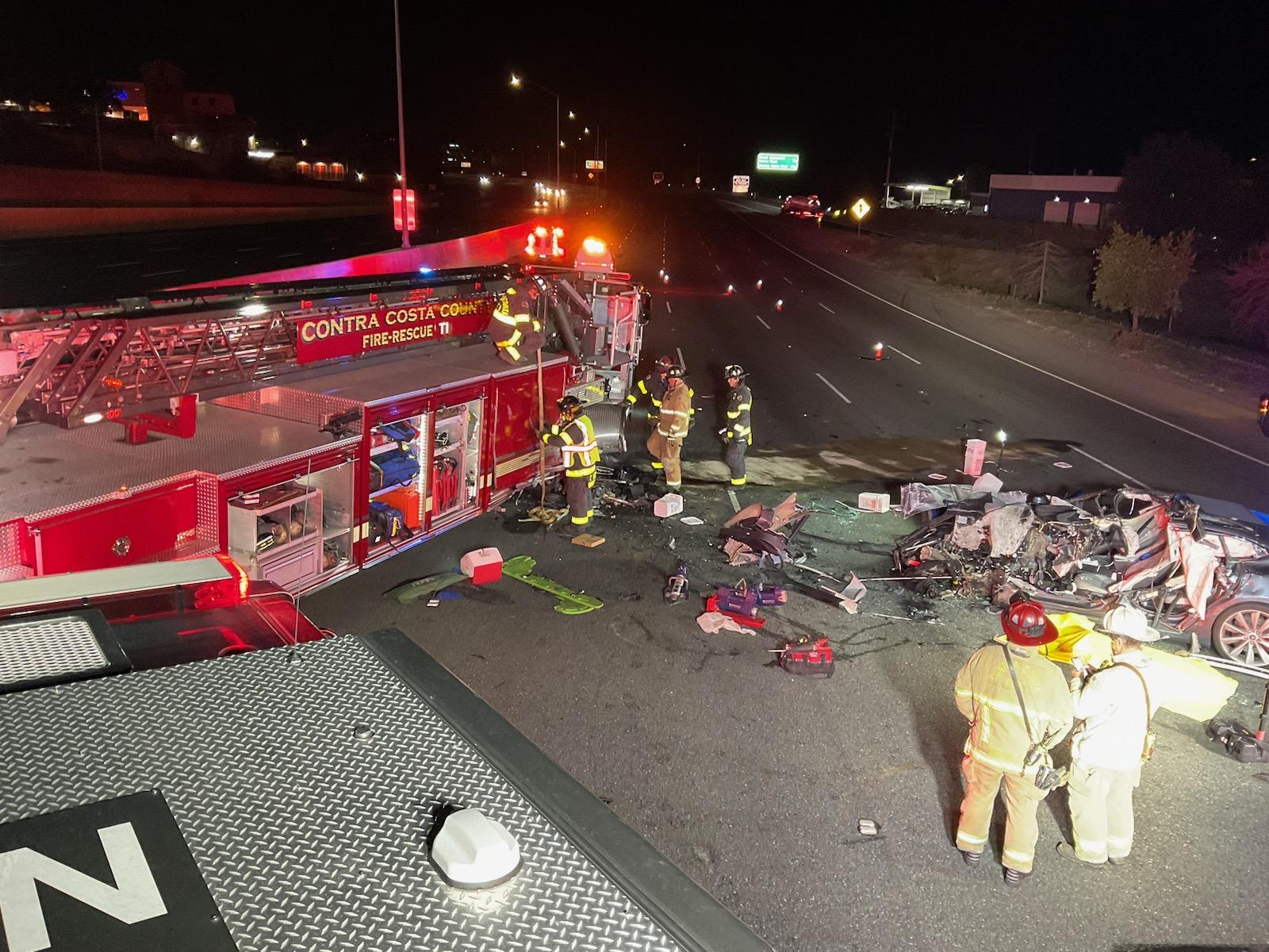 Cybercab Robotaxi Why Do Teslas Keep Smashing Emergency Vehicles? (Warning: Graphic images in article) FpRBSriXsAYF2pE?format=jpg&name=large