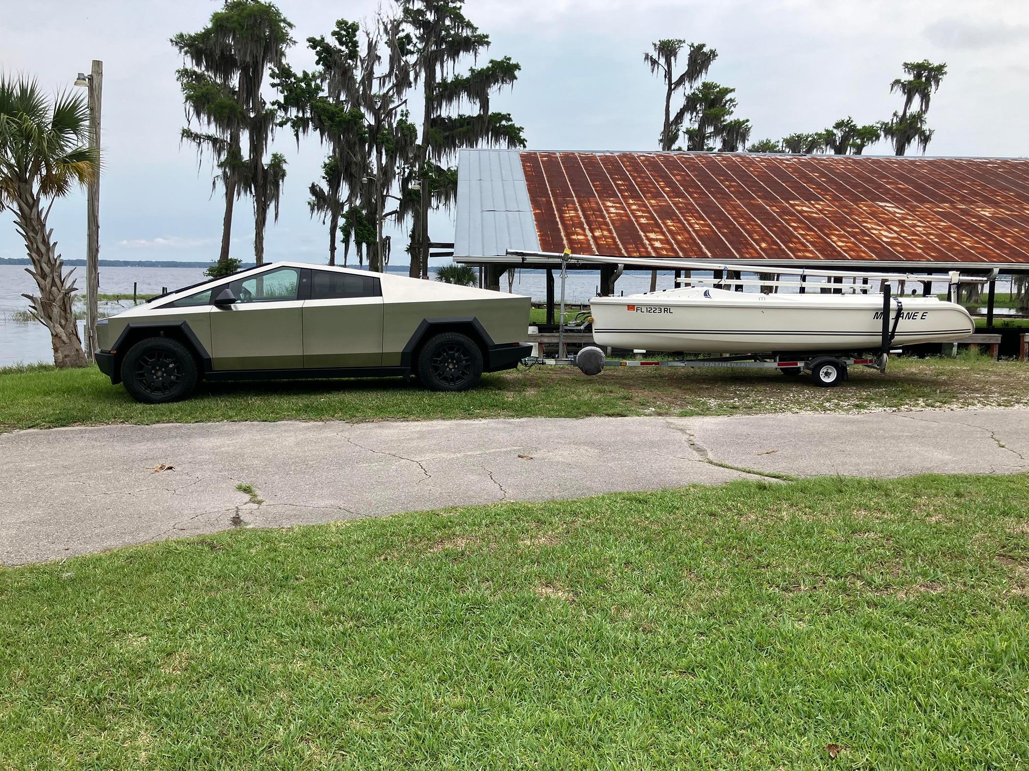 Cybercab Robotaxi Let's see your Cybertruck towing Electric Boats or Any Boats Lake Santa Fe May 2024