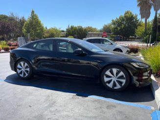 Cybercab Robotaxi Tesla Model S with tilting display spotted in the wild model-s-tilt-screen-327x245