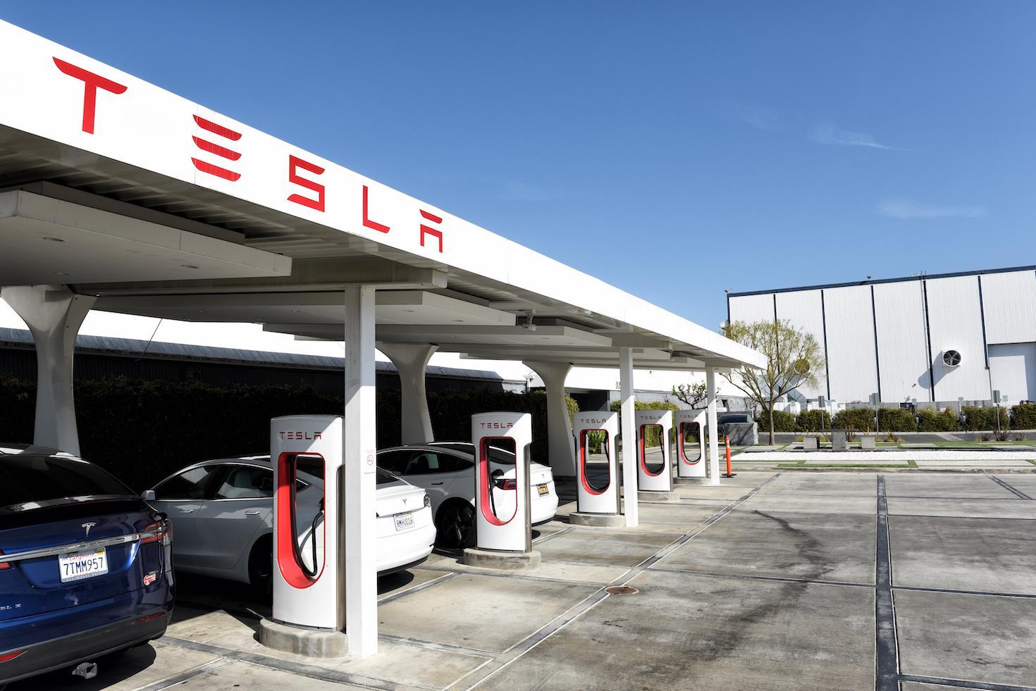 Cybercab Robotaxi Ford/GM/Superchargers... the ELEPHANT in the room...... Tesla%20Supercharger_Steve%20Cukrov_Shutterstock